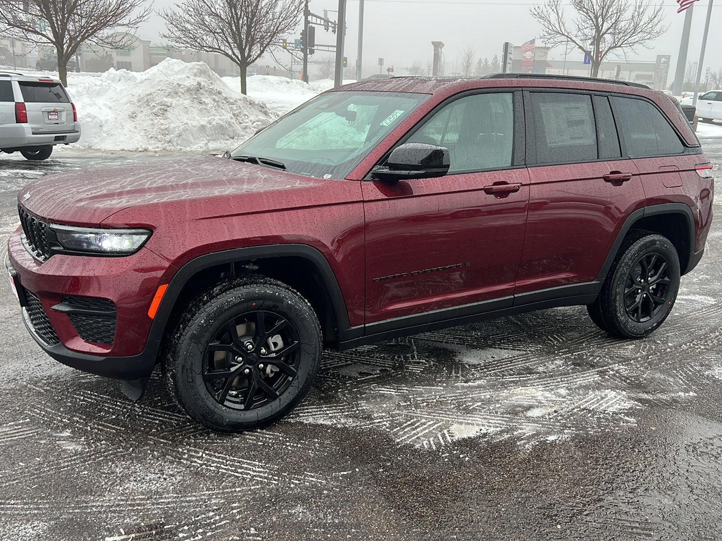 2025 Jeep Grand Cherokee Altitude's photo