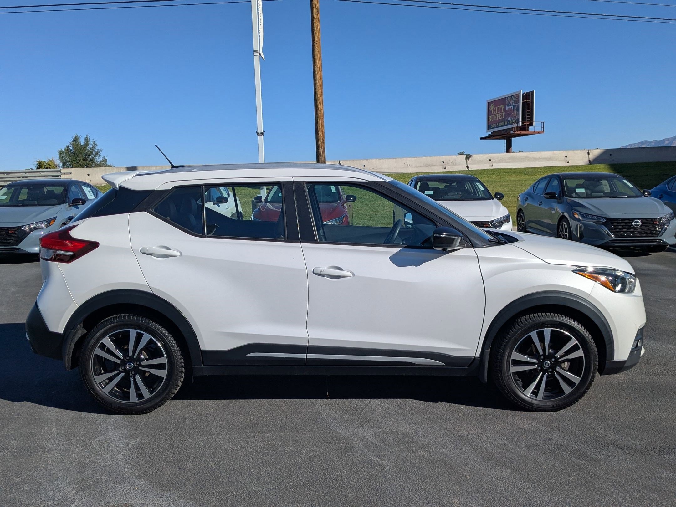 Used 2019 Nissan Kicks SR with VIN 3N1CP5CU3KL527799 for sale in Riverdale, UT