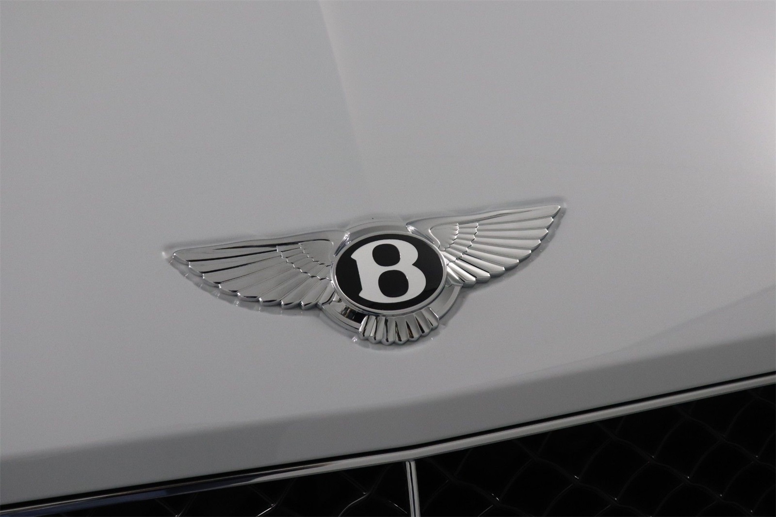 2024 Bentley Continental GT V8 photo 6