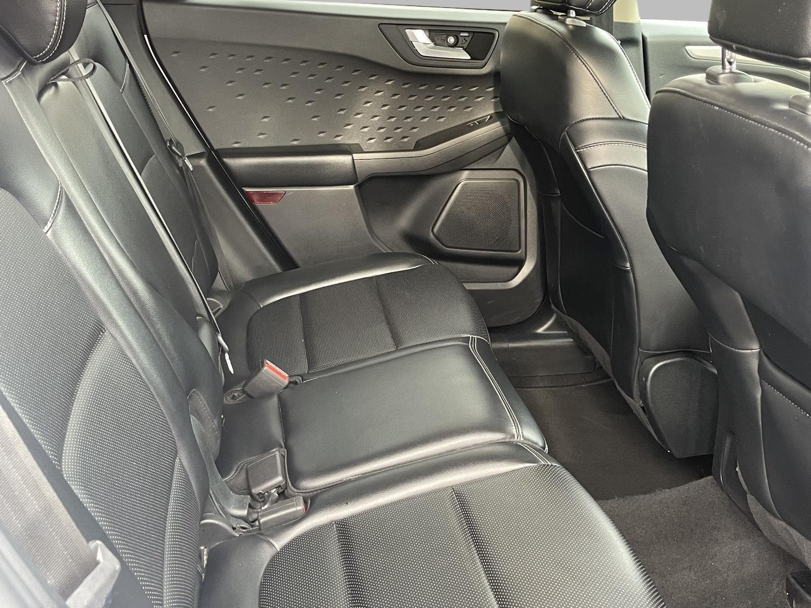 2020 Ford Escape SEL photo 18