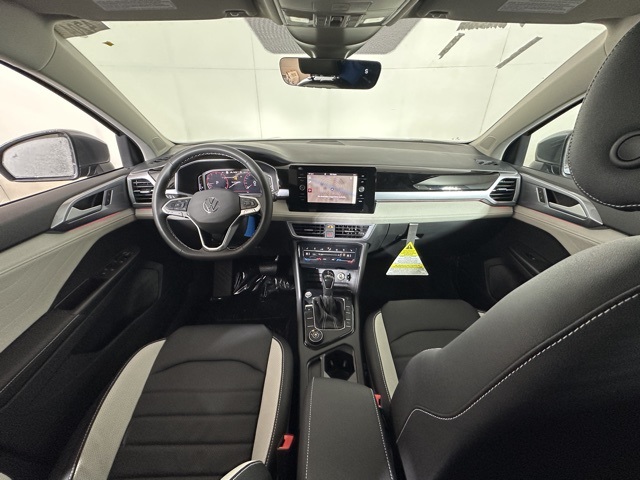 2025 Volkswagen Taos SEL photo 20