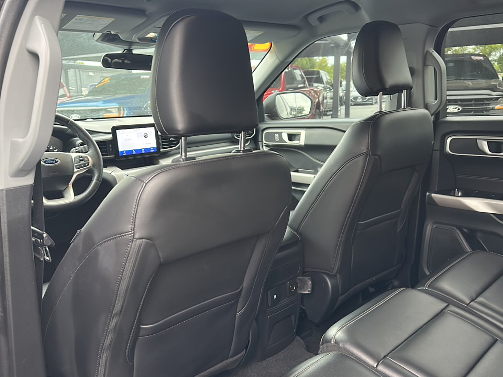 2024 Ford Explorer XLT photo 10