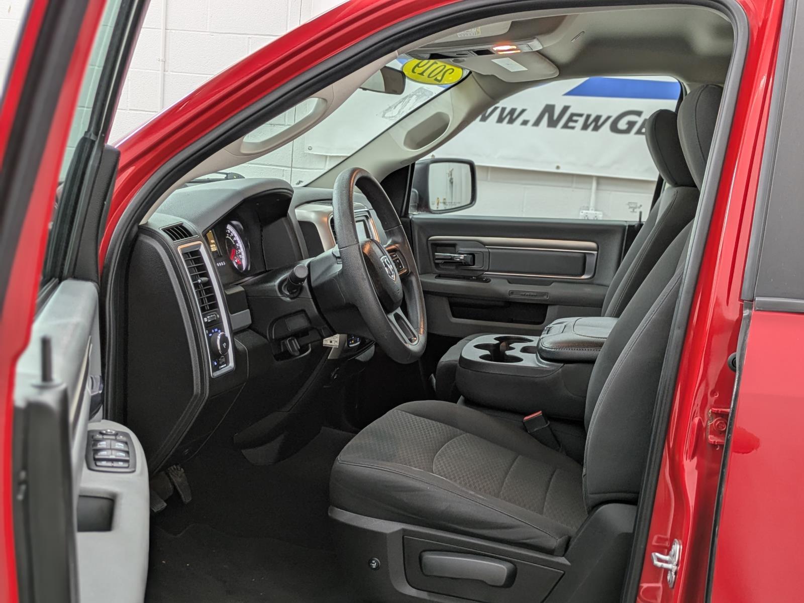 2019 Ram 1500 Classic Warlock photo 2