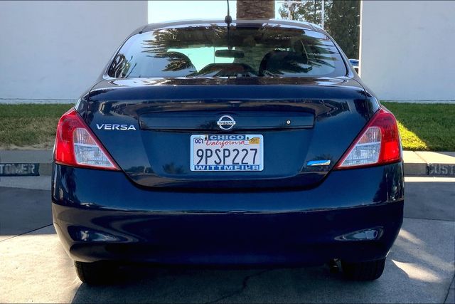 2014 Nissan Versa 1.6 S photo 4