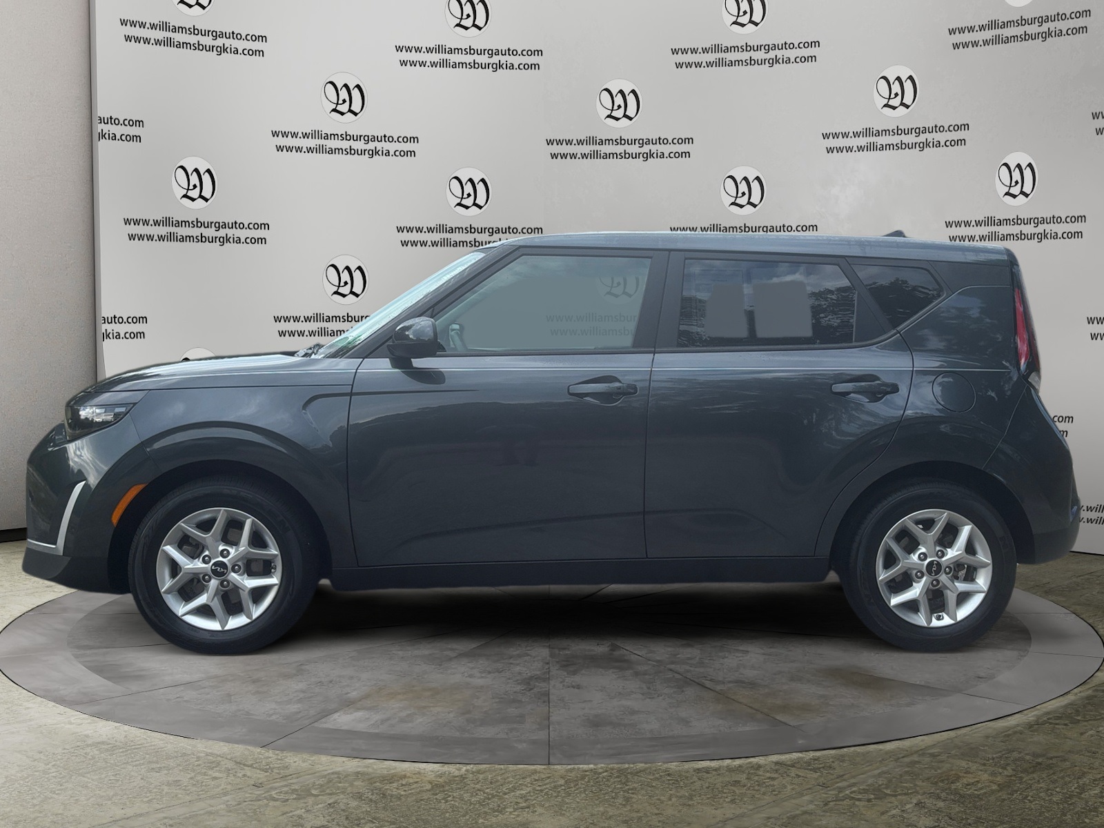 2025 Kia Soul LX S photo 2