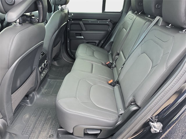 2025 Land Rover Defender 130 Outbound photo 4