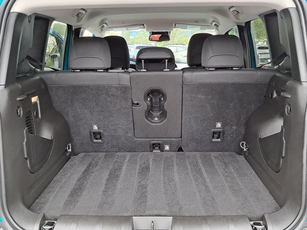 2022 Jeep Renegade Latitude photo 24