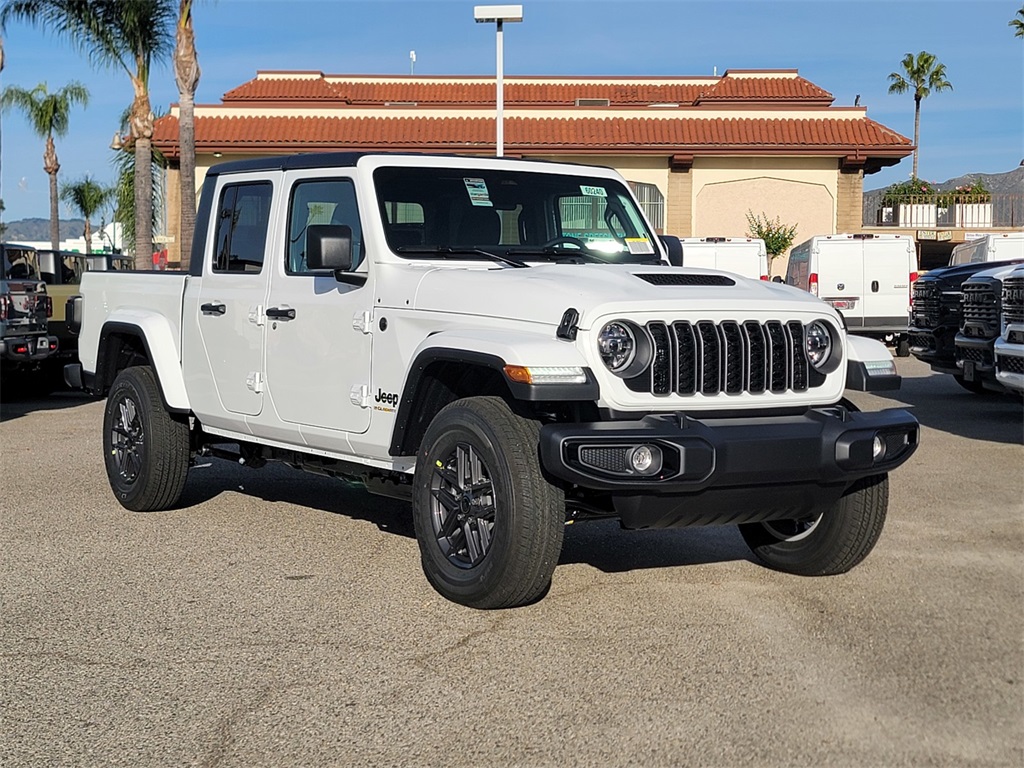 2026 Jeep Gladiator Sport S's photo