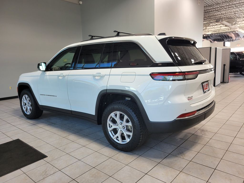 2022 Jeep Grand Cherokee Limited photo 3