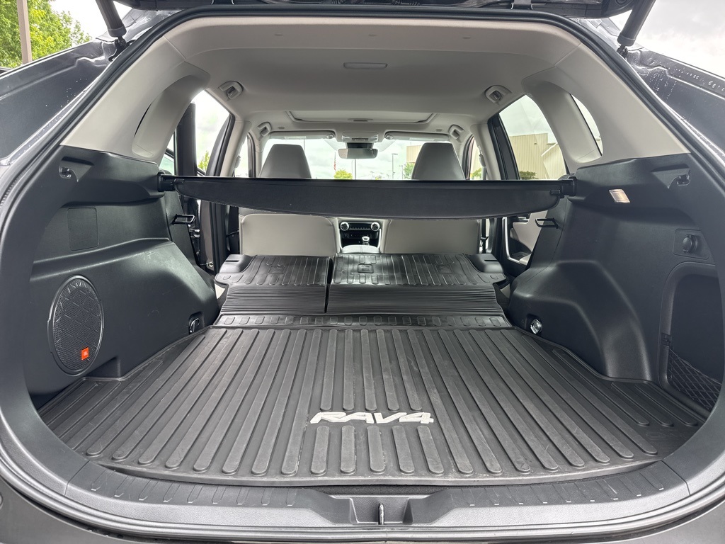 2023 Toyota RAV4 Hybrid Limited photo 18