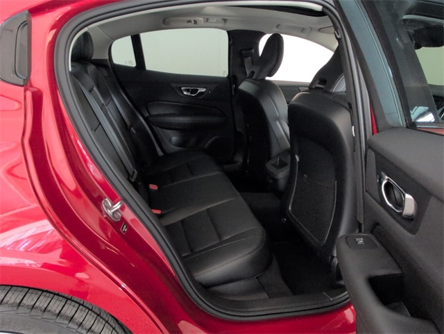 2023 Volvo S60 B5 Core photo 11