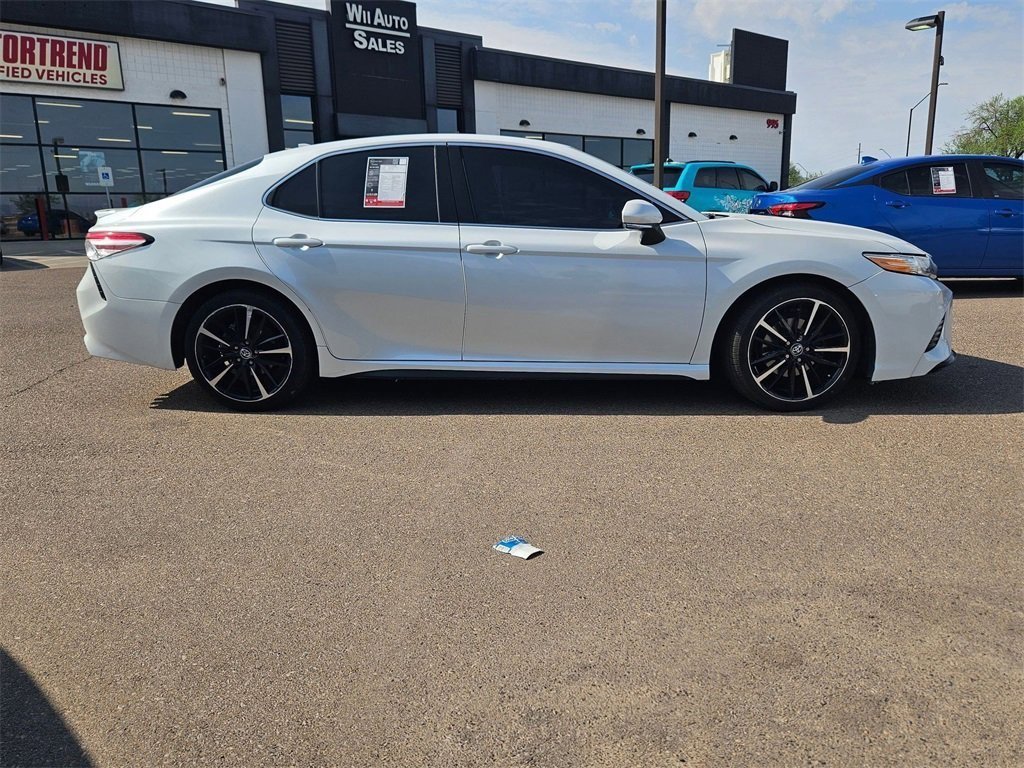 2020 Toyota Camry XSE photo 3