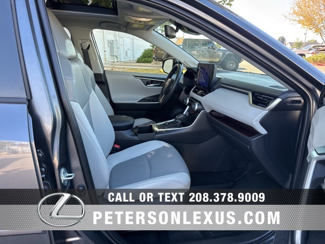 2023 Toyota RAV4 Hybrid Limited photo 6