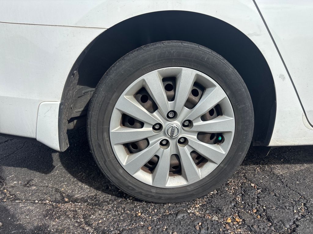 2017 Nissan Sentra S photo 4