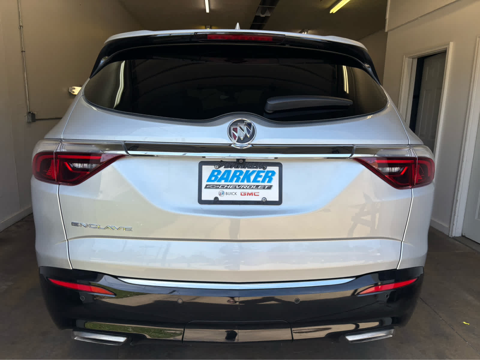 2022 Buick Enclave Essence photo 3