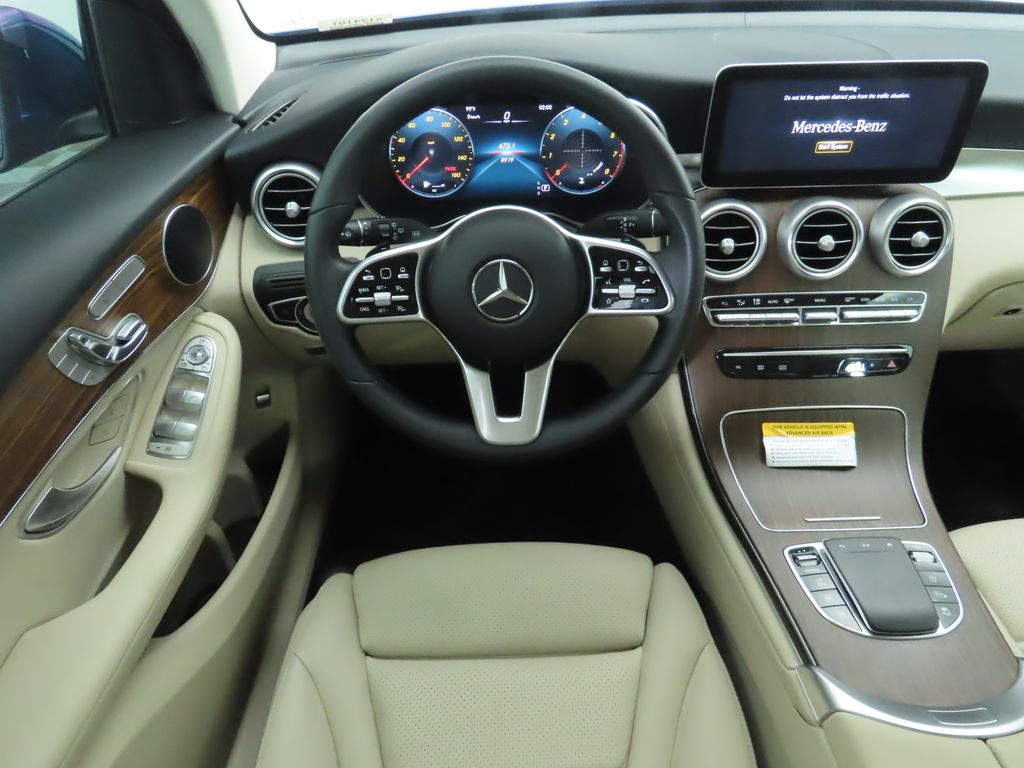 2022 Mercedes Benz GLC 300 photo 10