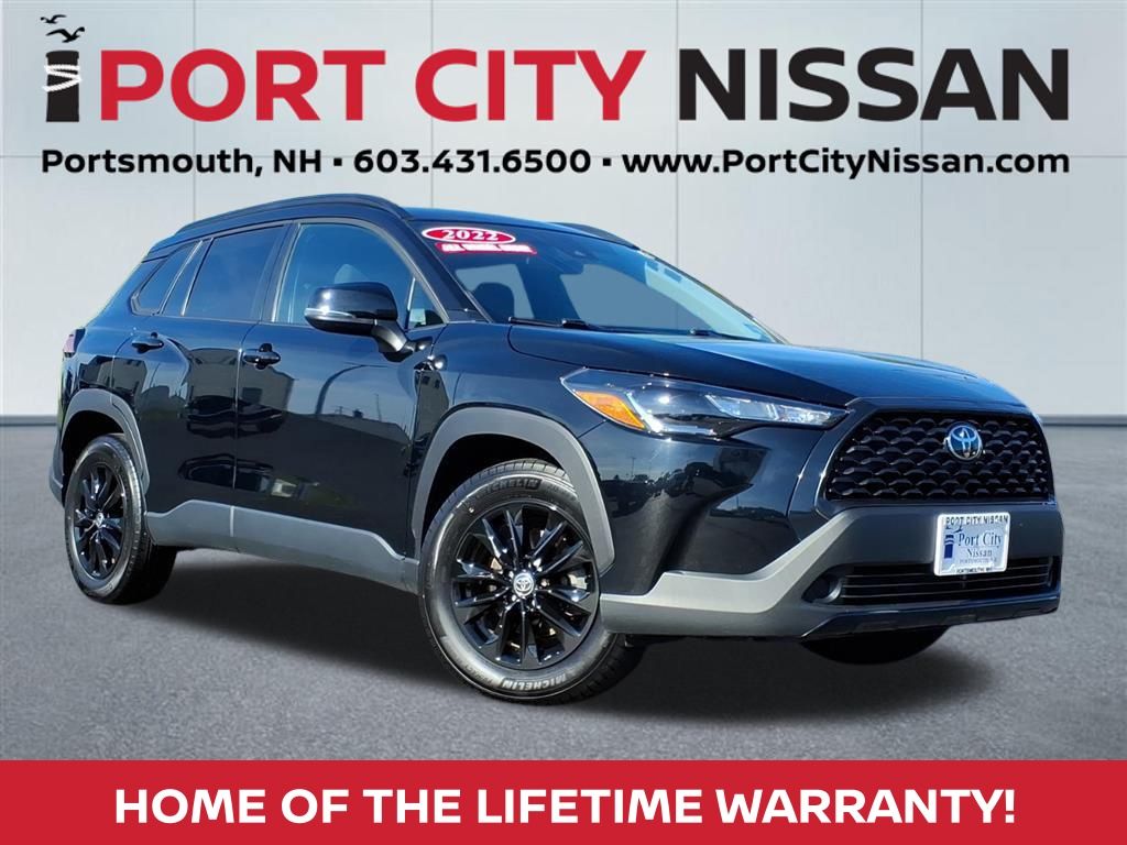 2022 Toyota Corolla Cross LE's photo