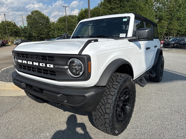2025 Ford Bronco Base photo 5