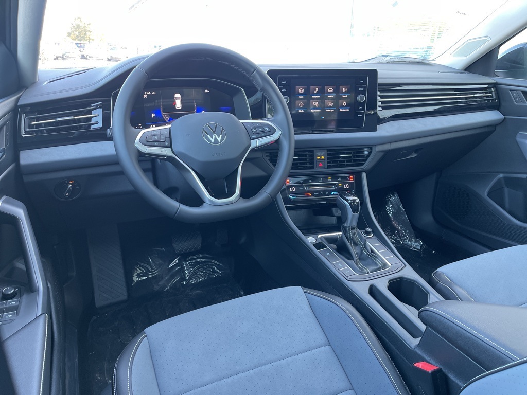 2025 Volkswagen Jetta 1.5T SE photo 18