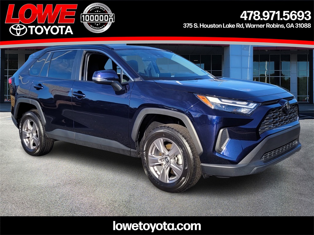 2024 Toyota RAV4 XLE's photo