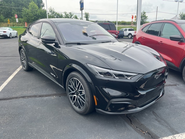 2025 Ford Mustang Mach-E Premium photo 3