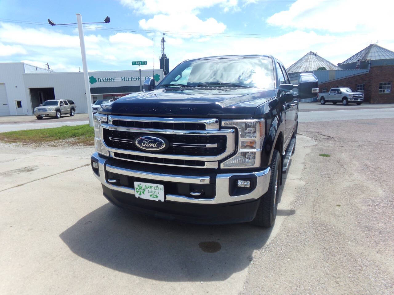 2022 Ford F-250 Lariat photo 2