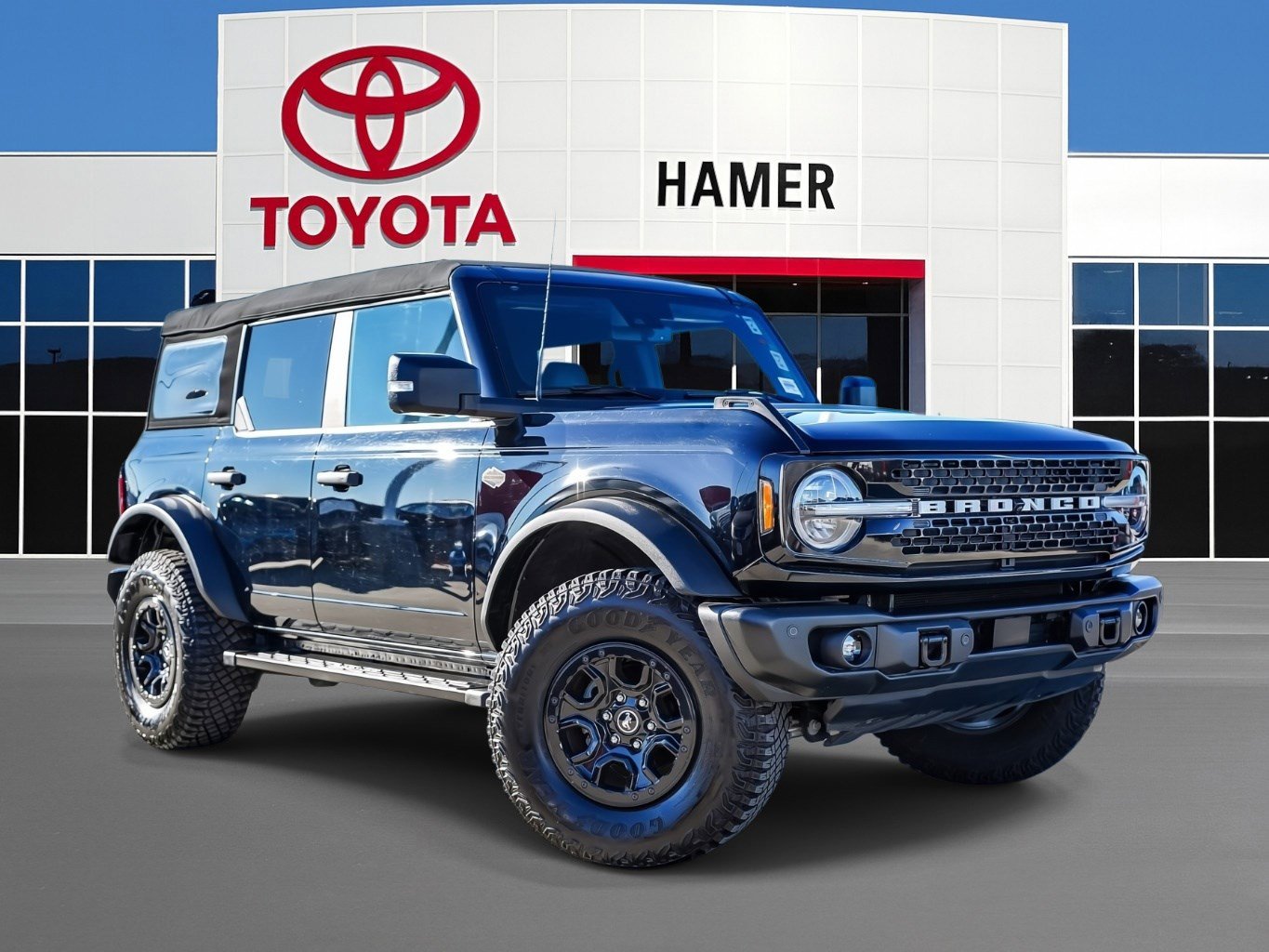 2023 Ford Bronco 4-Door Wildtrak's photo