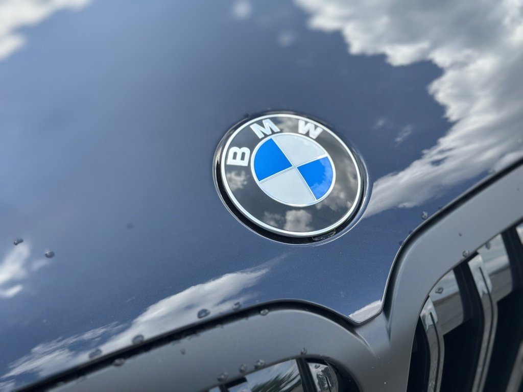 New 2026 Carbon Black Metallic BMW xDrive40i image 11