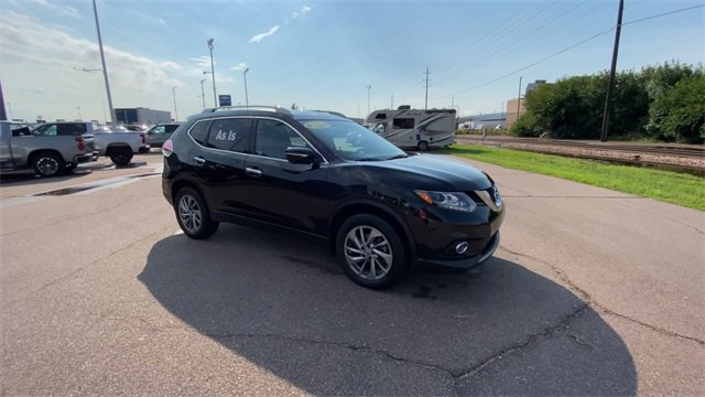 Used 2015 Nissan Rogue SL with VIN 5N1AT2MV0FC836391 for sale in Sioux City, IA