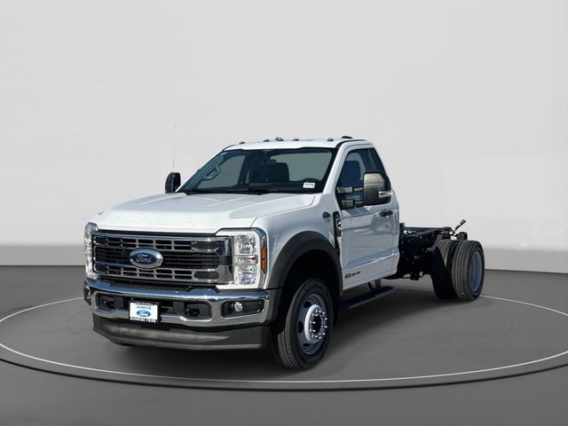 2024 Ford F-450 Super Duty Chassis Cab XL's photo