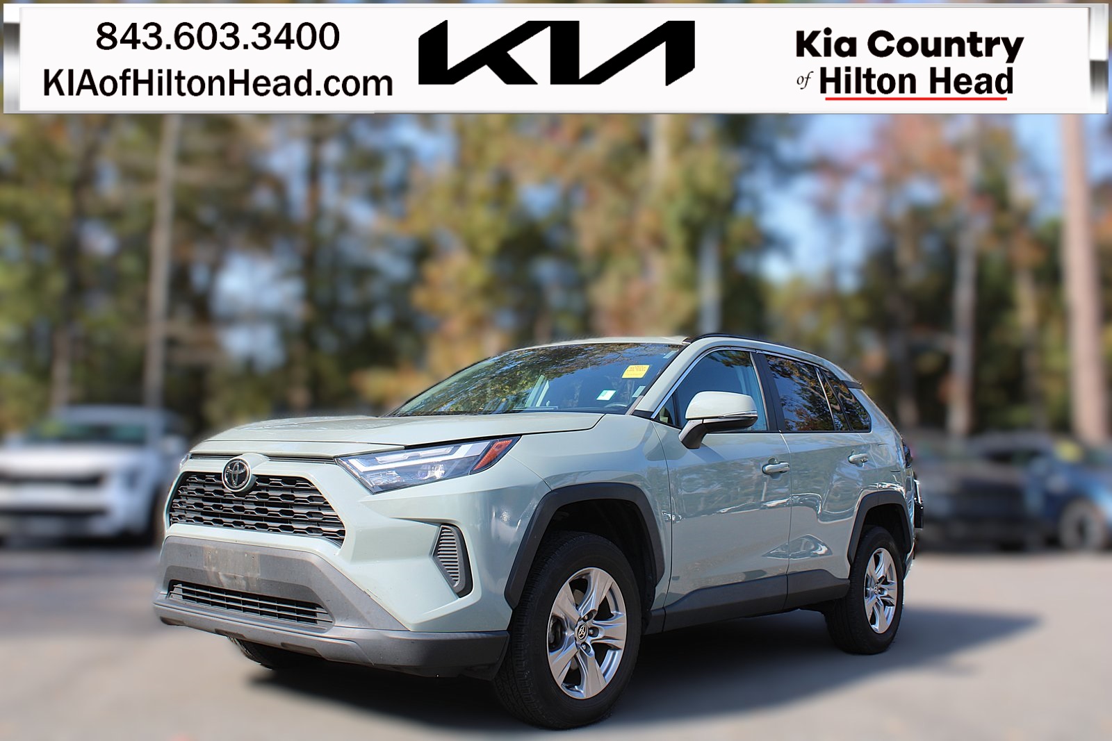 2022 Toyota RAV4 XLE's photo
