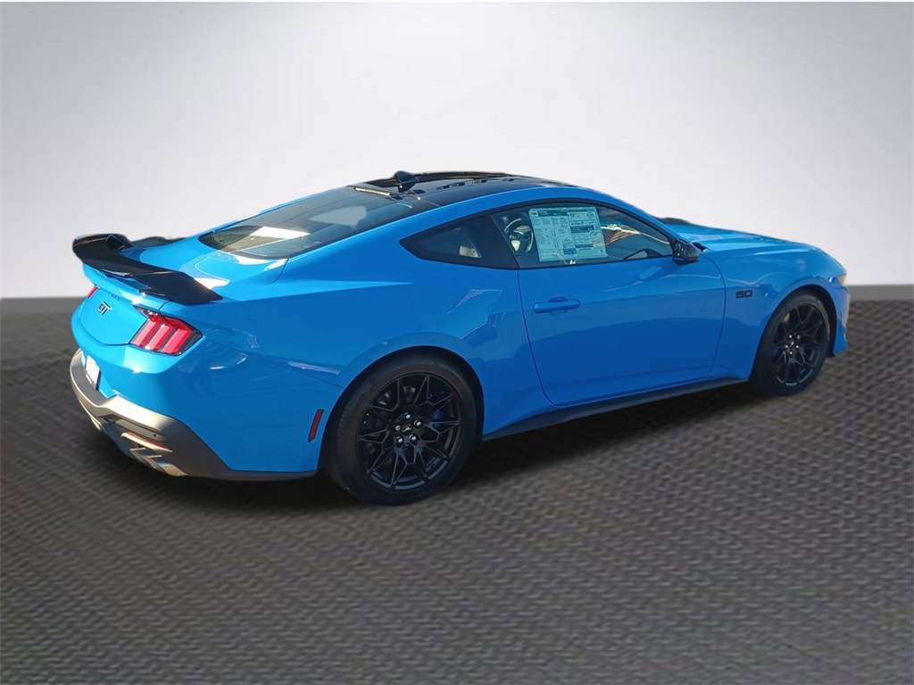 2025 Ford Mustang GT photo 4