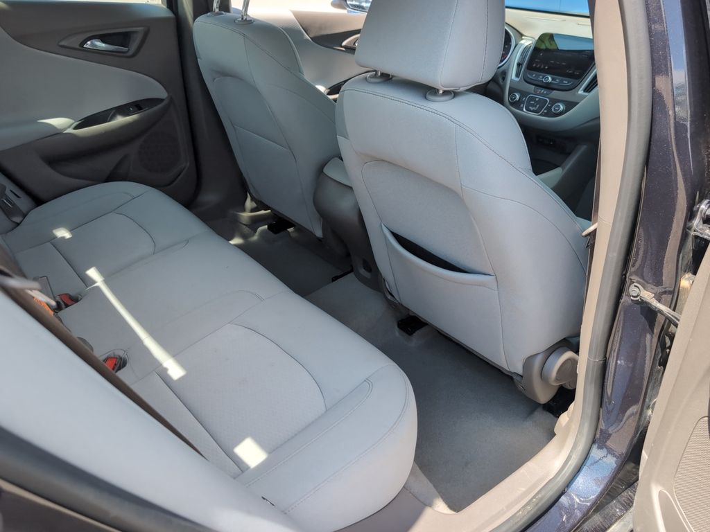 2023 Chevrolet Malibu LS photo 17