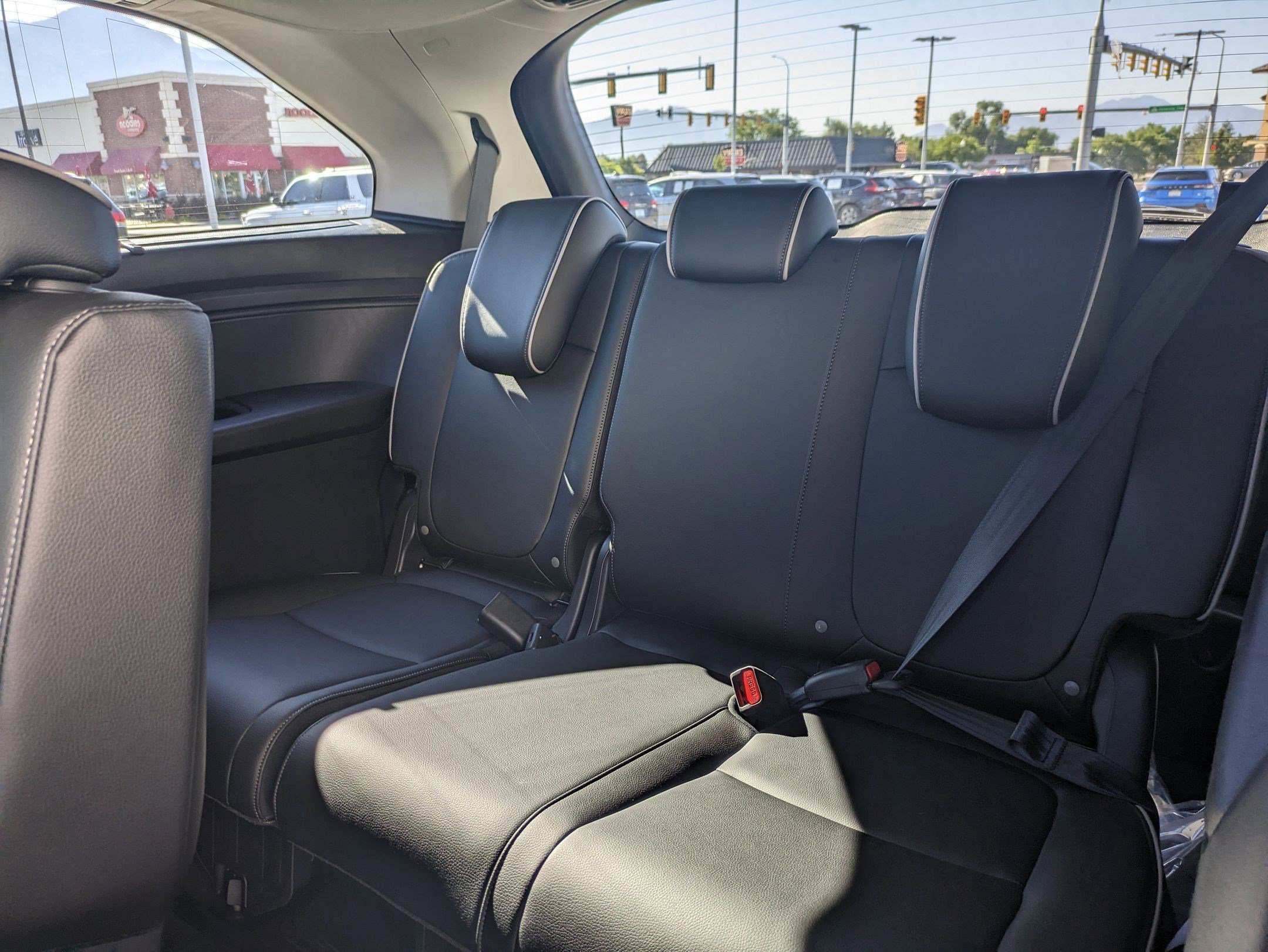 2026 Honda Odyssey Touring photo 17