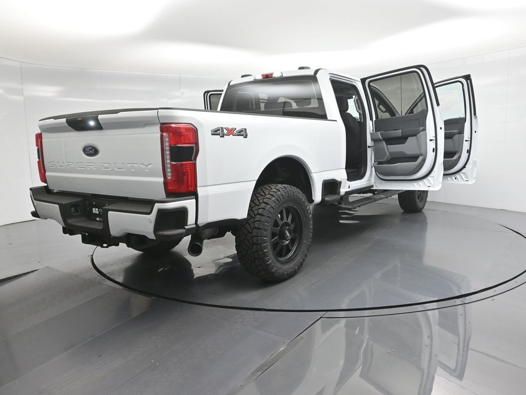 2025 Ford F-250 photo 4