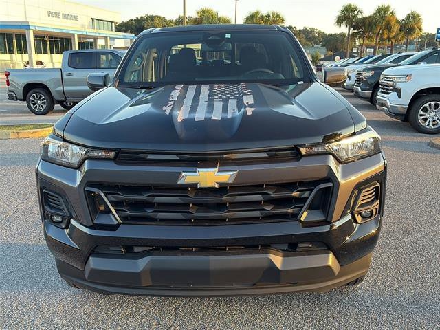 2024 Chevrolet Colorado LT photo 2