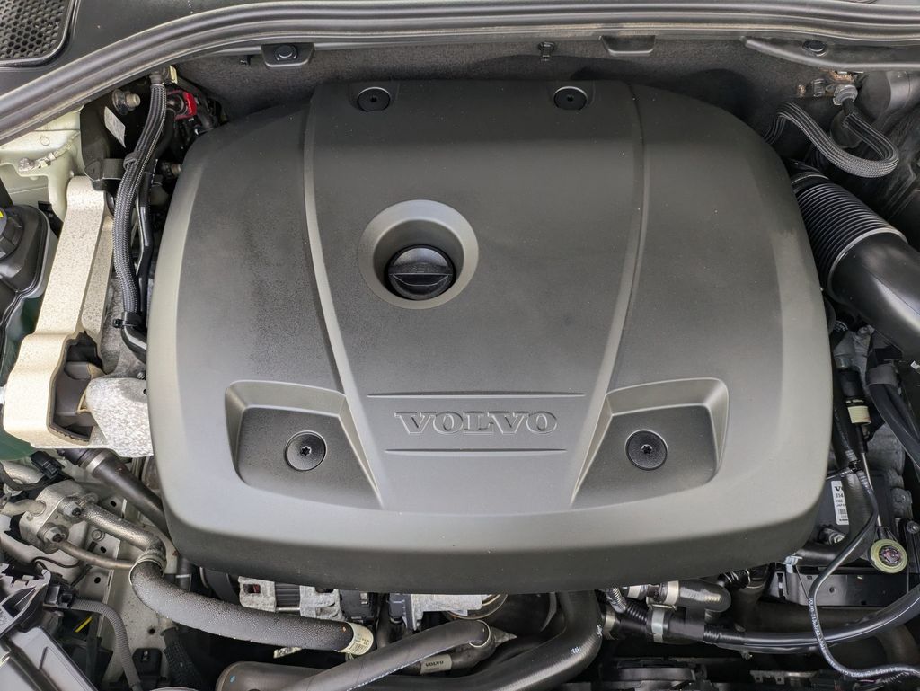 2018 Volvo V60 Cross Country T5 photo 10