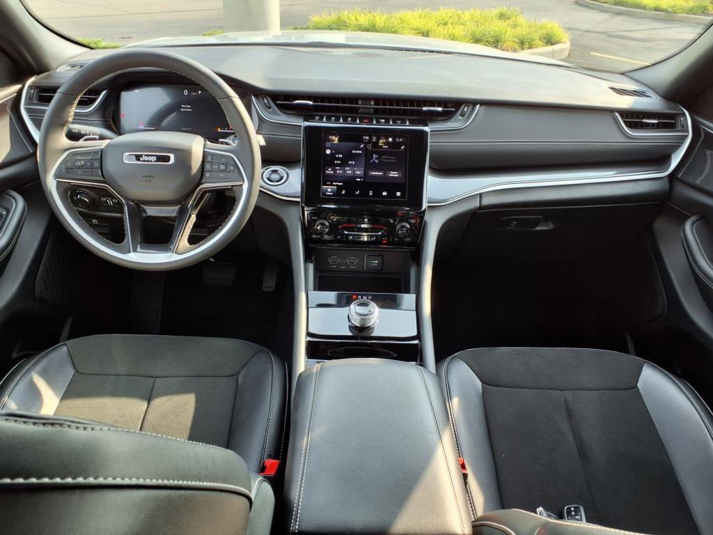 2023 Jeep Grand Cherokee Altitude photo 5