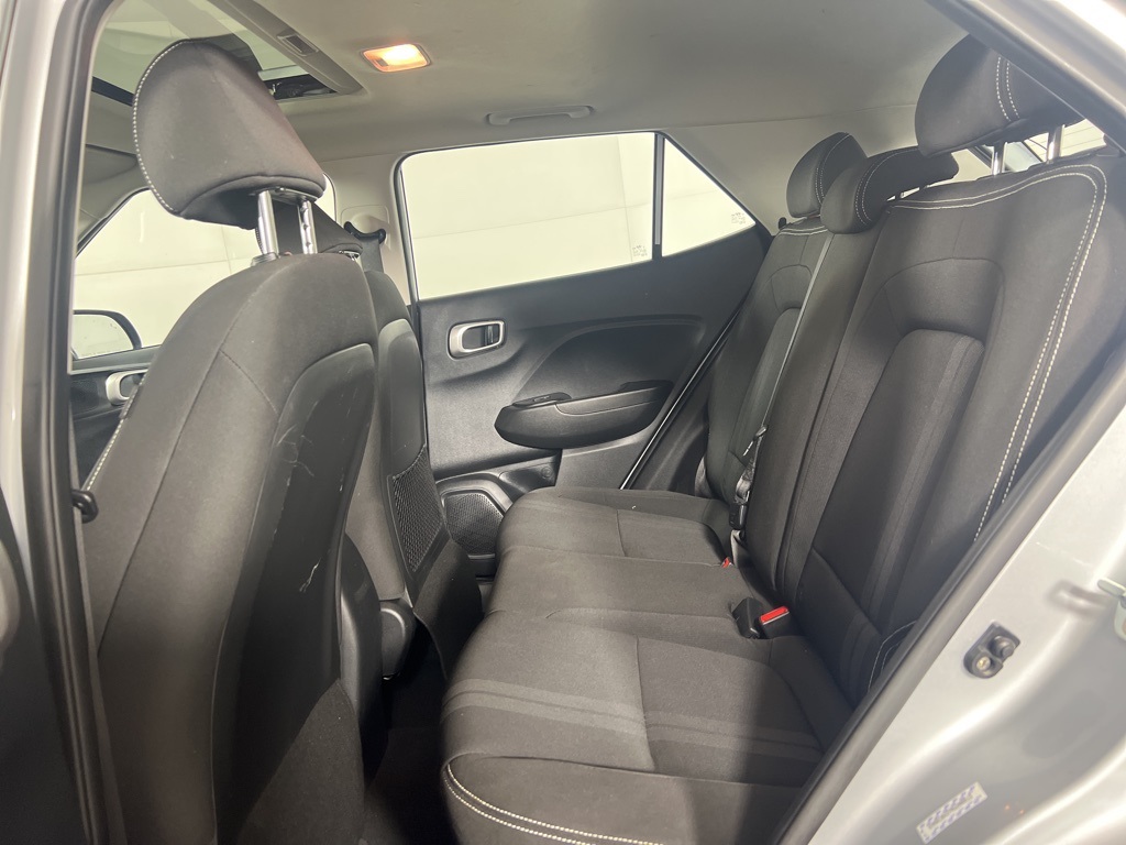 2022 Hyundai Venue SEL Limited photo 5