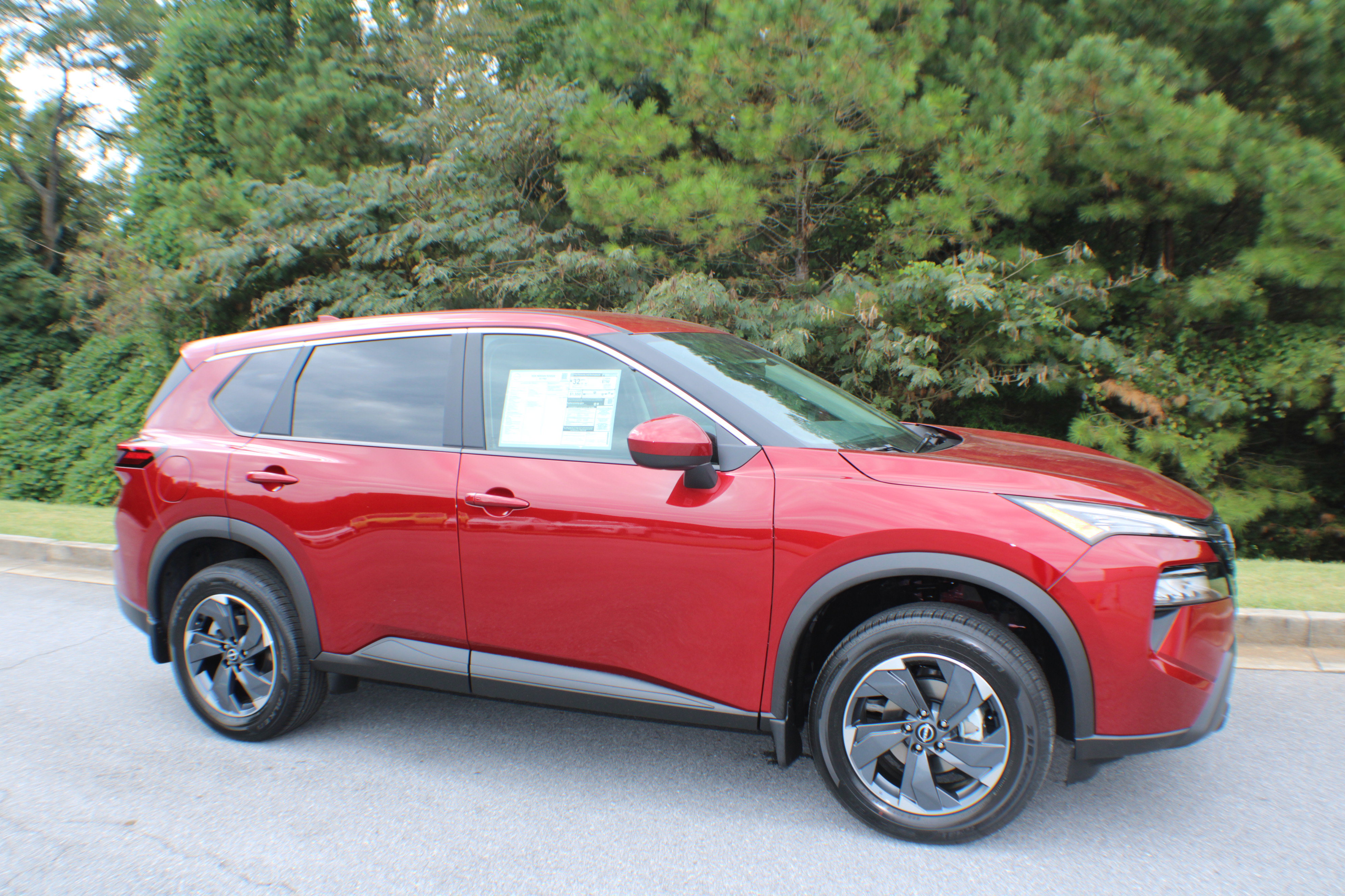 2026 Nissan Rogue SV's photo