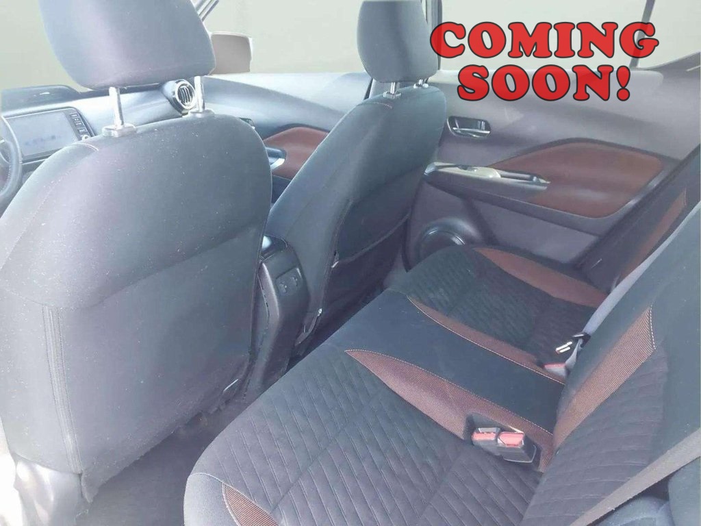 2022 Nissan Kicks SR photo 2