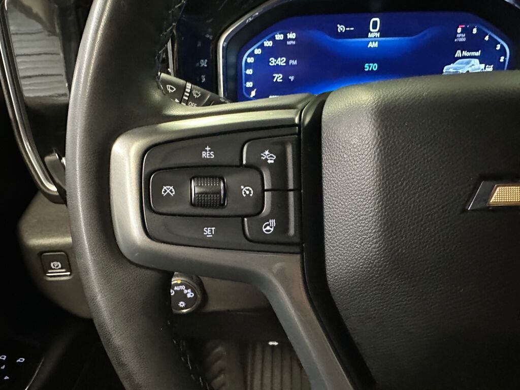 2023 Chevrolet Silverado 1500 LT photo 4