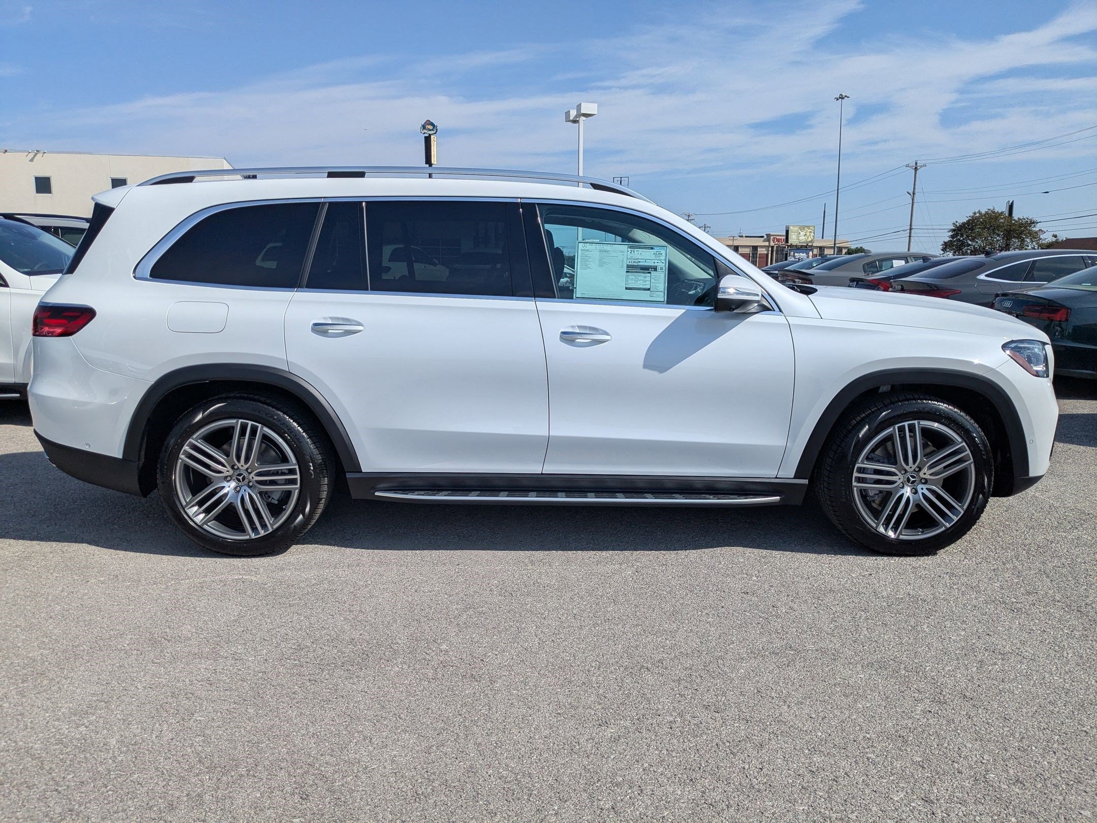2026 Mercedes Benz GLS 450 4MATIC photo 4
