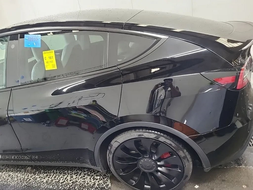 2022 Tesla Model Y Performance photo 2