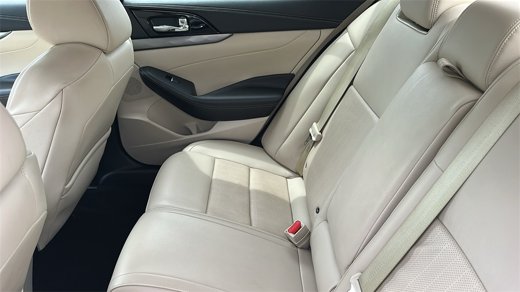 2021 Nissan Maxima SV photo 30