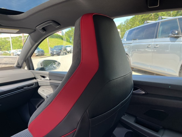 2025 Volkswagen Golf GTI SE photo 16