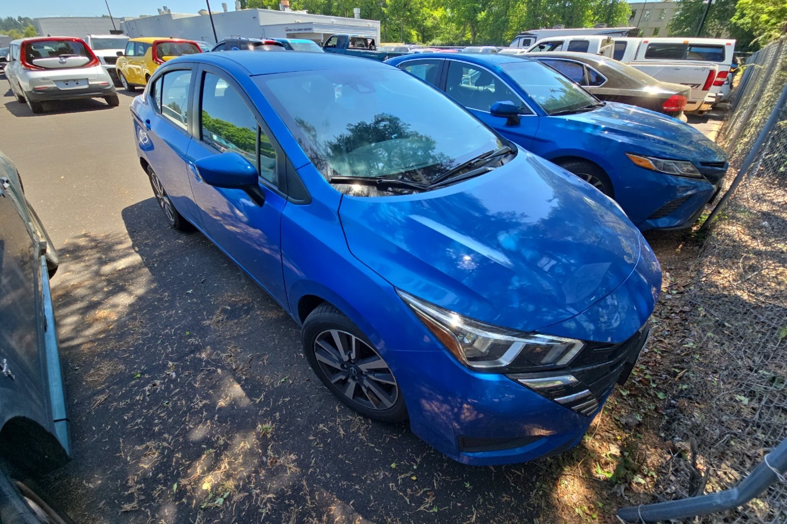 2023 Nissan Versa 1.6 SV photo 2