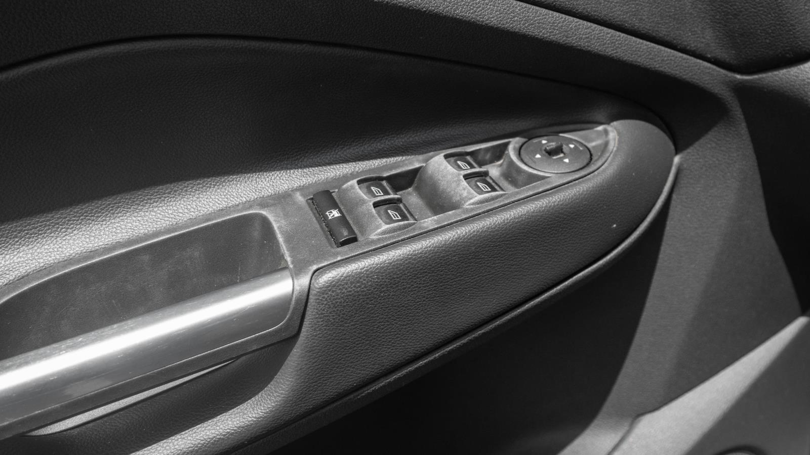 2014 Ford Escape Titanium photo 9