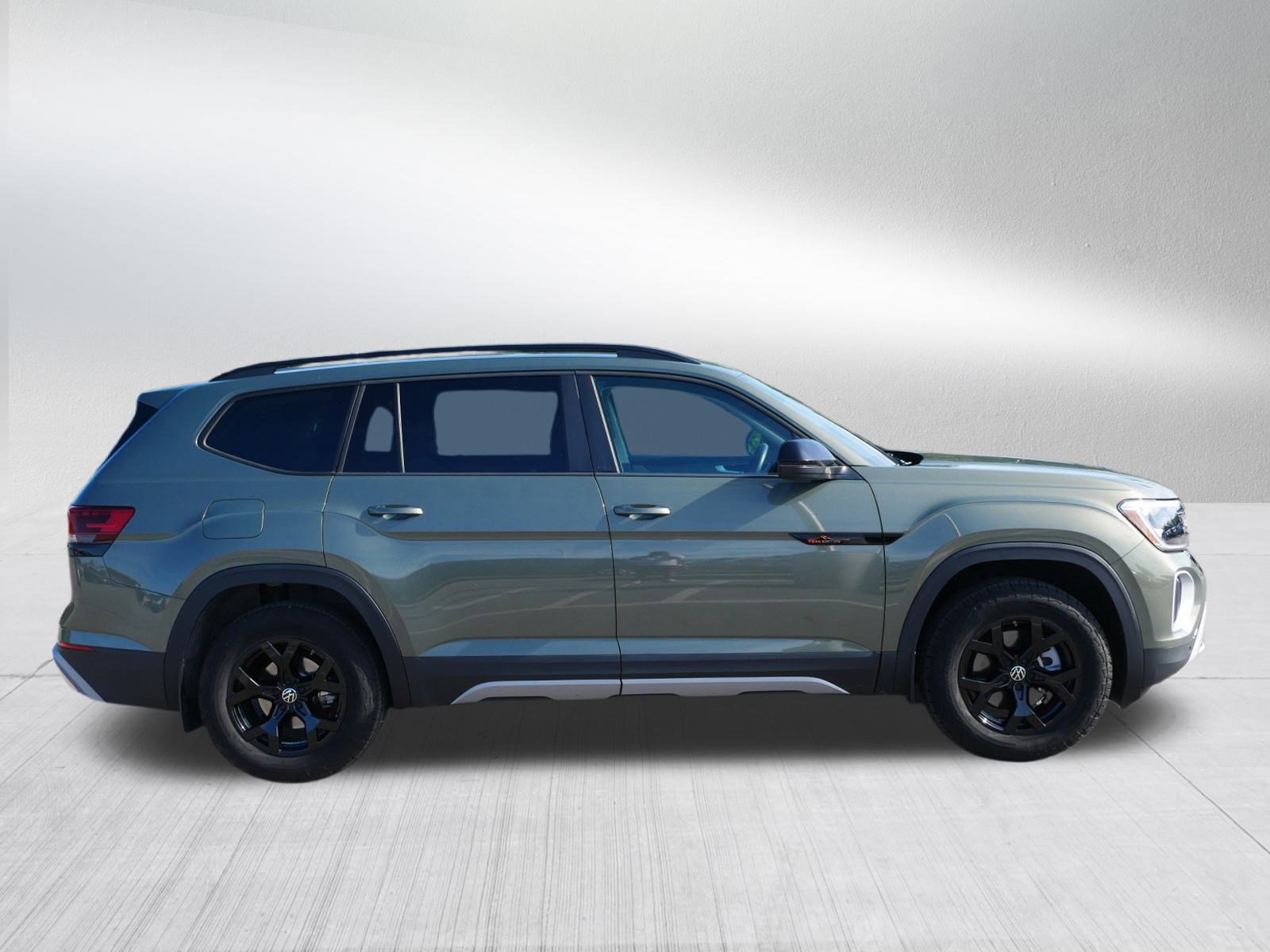 2025 Volkswagen Atlas Peak Edition photo 6