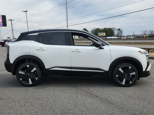 2025 Nissan Kicks SR photo 2